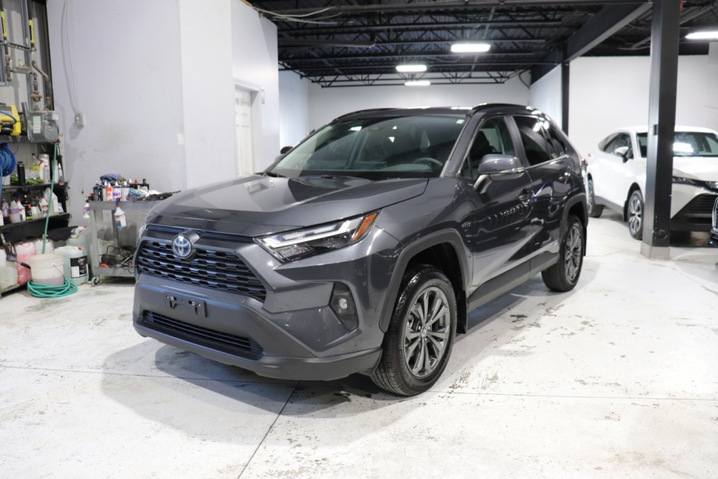 Toyota RAV4 XLE hybride