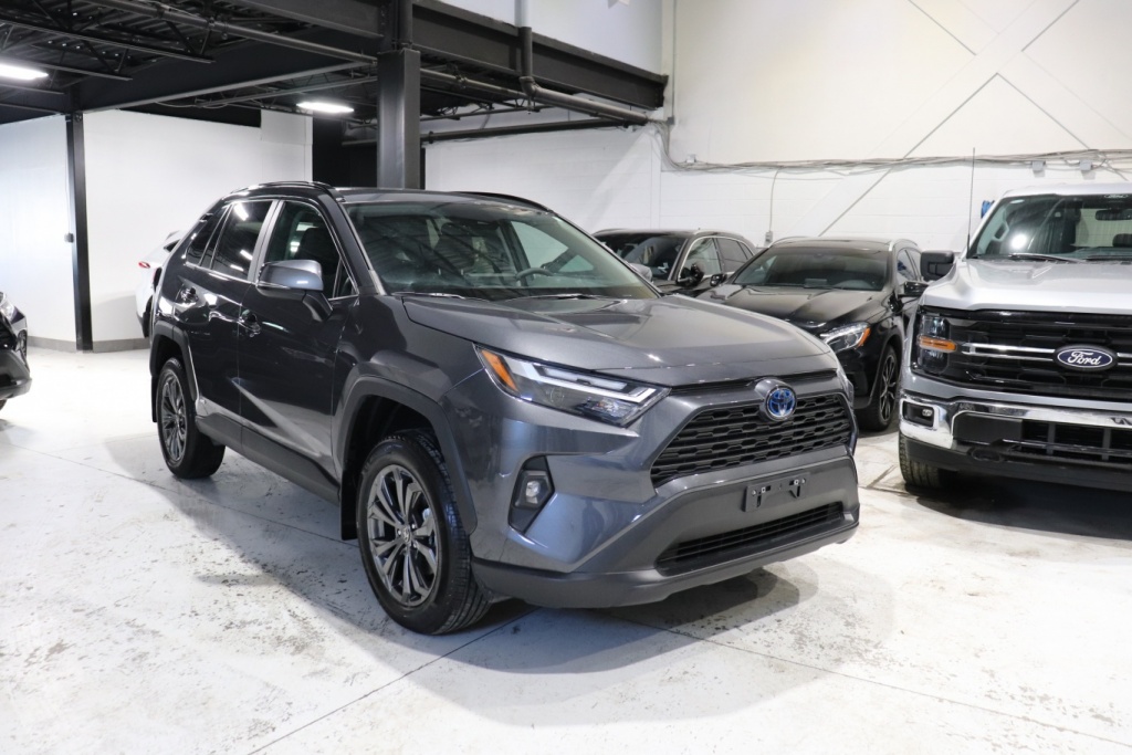 Toyota RAV4 XLE hybride