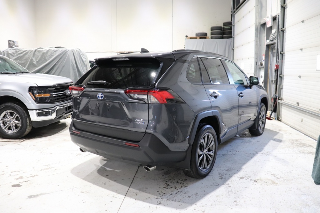 Toyota RAV4 XLE hybride