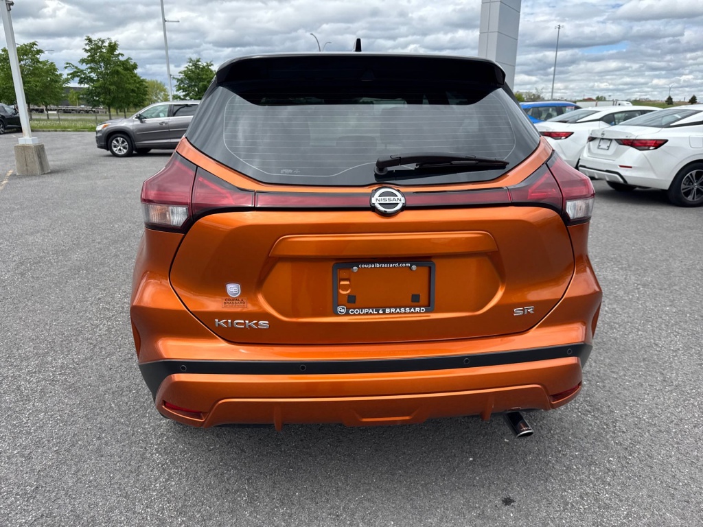 2021 Nissan Kicks SR